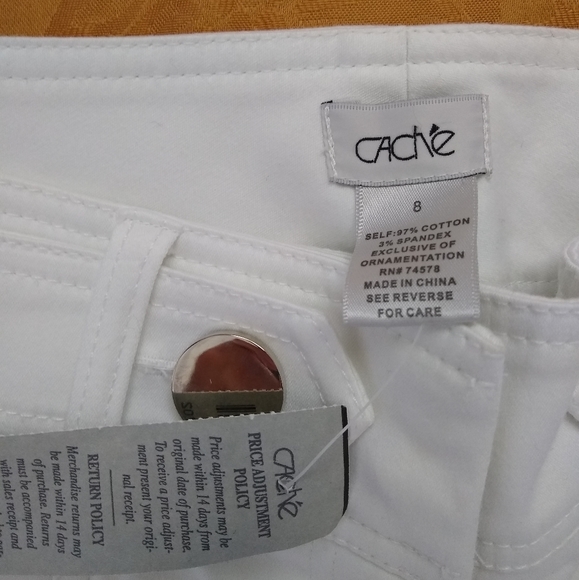 New 🎀 CACHE white flare jeans - Picture 3 of 10